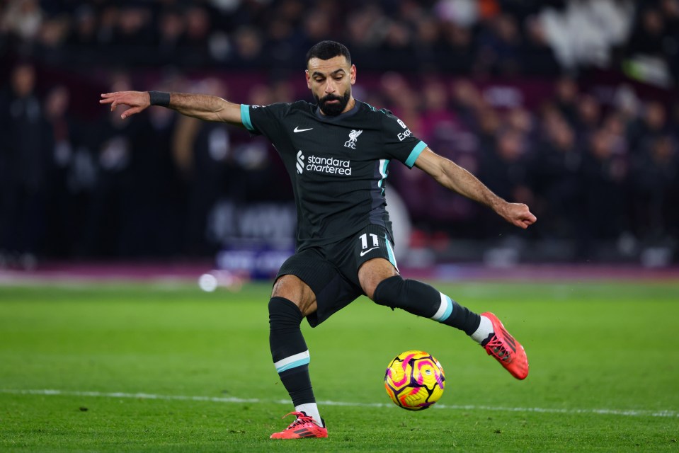 Mo Salah leapfrogs Harry Kane and Alan Shearer to break Premier League record Mo Salah leapfrogs Harry Kane and Alan Shearer to break Premier League record