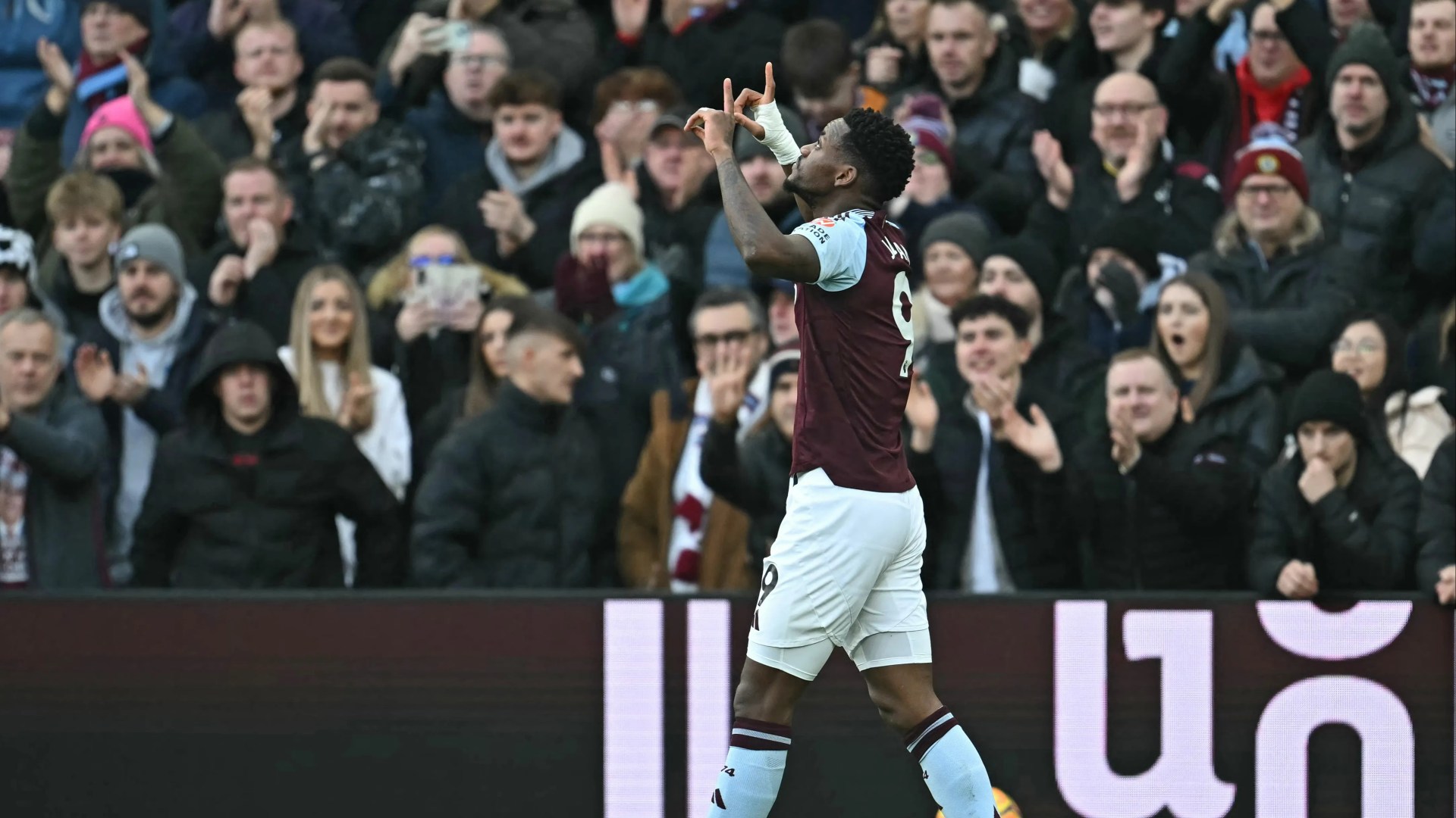 Premier League LIVE SCORES: Latest updates from around the grounds Premier League LIVE SCORES: Latest updates from around the grounds