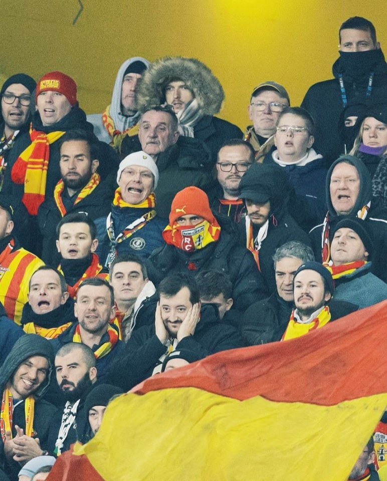 Former Man Utd star goes incognito but is instantly spotted by fans Former Man Utd star goes incognito but is instantly spotted by fans