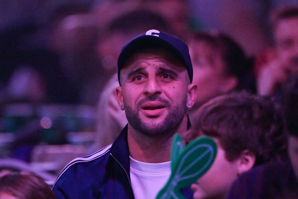 Kyle Walker enjoys night at darts after failing to buy Christmas gifts for kids Kyle Walker enjoys night at darts after failing to buy Christmas gifts for kids