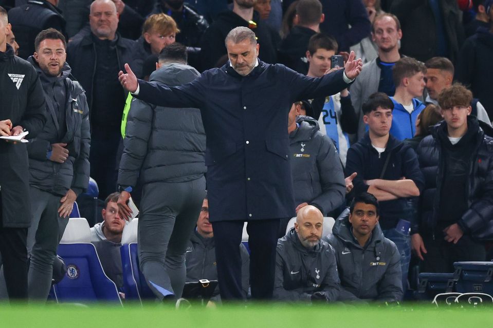 Sarr in mad 8 minutes as goal turns to yellow card after his sub is booed Sarr in mad 8 minutes as goal turns to yellow card after his sub is booed