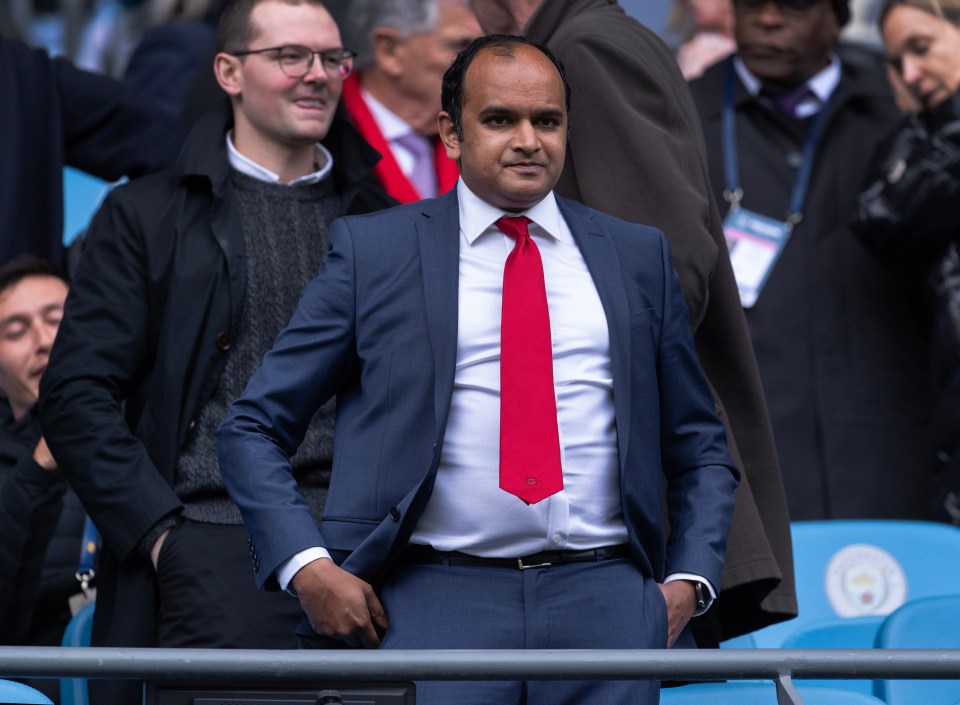 Tottenham fans fuming as ex-Arsenal transfer bigwig lands shock Spurs job Tottenham fans fuming as ex-Arsenal transfer bigwig lands shock Spurs job