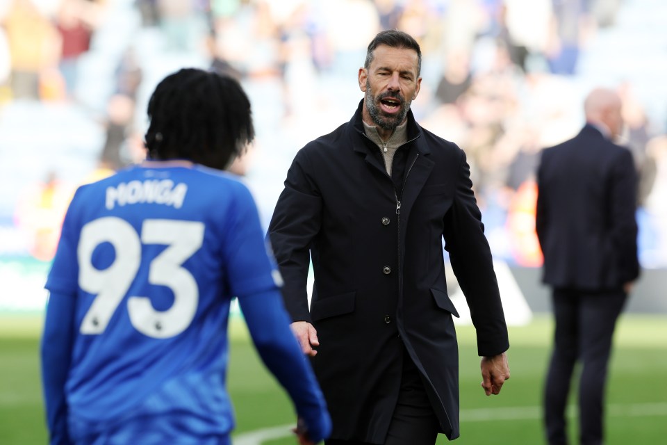 Vardy set for transfer abroad but Leicester exit could hinge on Van Nistelrooy Vardy set for transfer abroad but Leicester exit could hinge on Van Nistelrooy