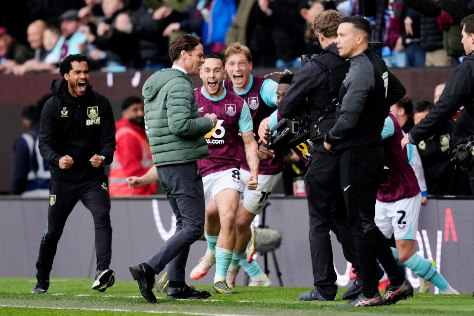 Scott Parker sheds tears with family after leading Burnley to promotion Scott Parker sheds tears with family after leading Burnley to promotion