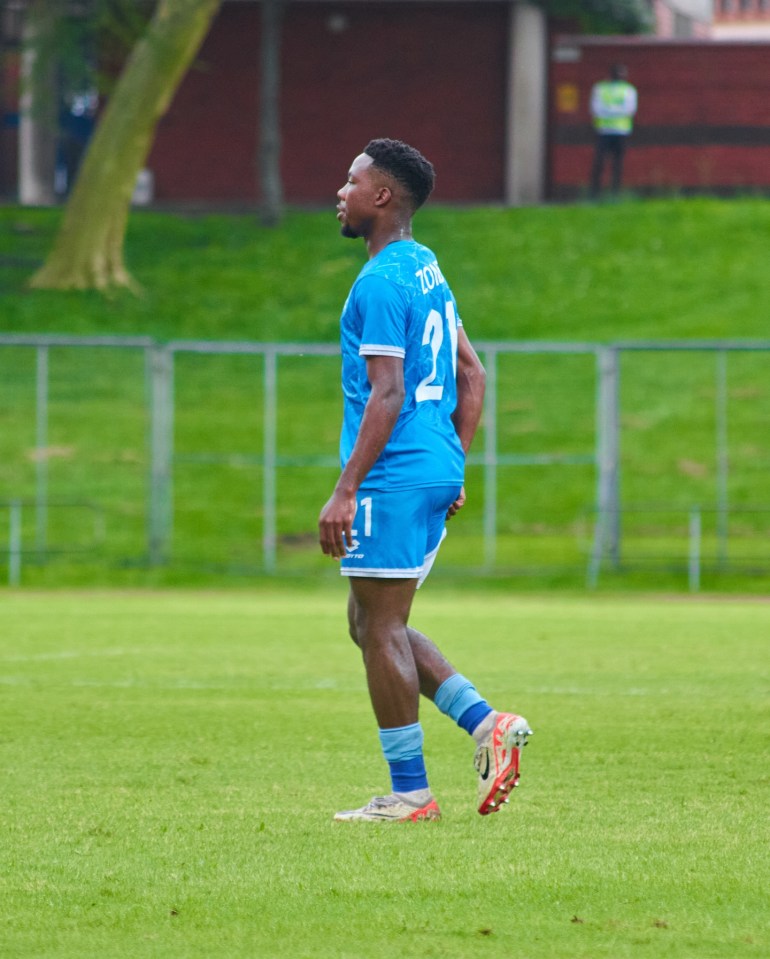 Tragedy as footballer, 22, collapses and dies on pitch Tragedy as footballer, 22, collapses and dies on pitch