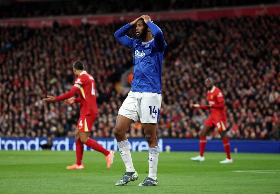 Liverpool 1 Everton 0: Jota scores stunning winner as Beto rues missed chance Liverpool 1 Everton 0: Jota scores stunning winner as Beto rues missed chance