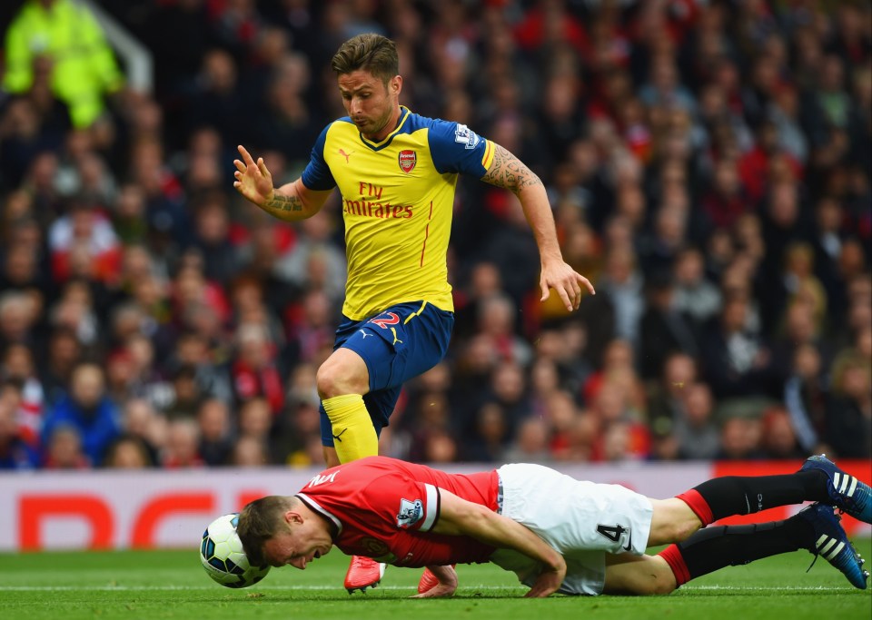 Desperate Leny Yoro 'does a Phil Jones' as Man Utd fans say 'he just gets it' Desperate Leny Yoro 'does a Phil Jones' as Man Utd fans say 'he just gets it'