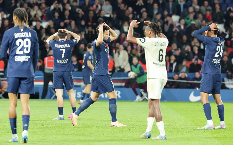 PSG fans unfurl banner aimed at Arsenal before shock loss to end unbeaten season PSG fans unfurl banner aimed at Arsenal before shock loss to end unbeaten season