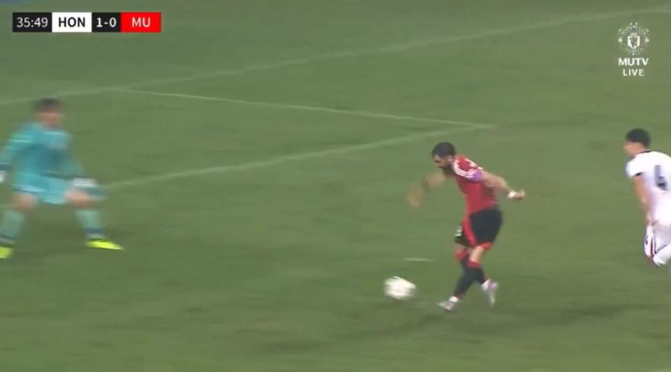 Fans can't believe what Bruno Fernandes did in potentially his last Man Utd game Fans can't believe what Bruno Fernandes did in potentially his last Man Utd game