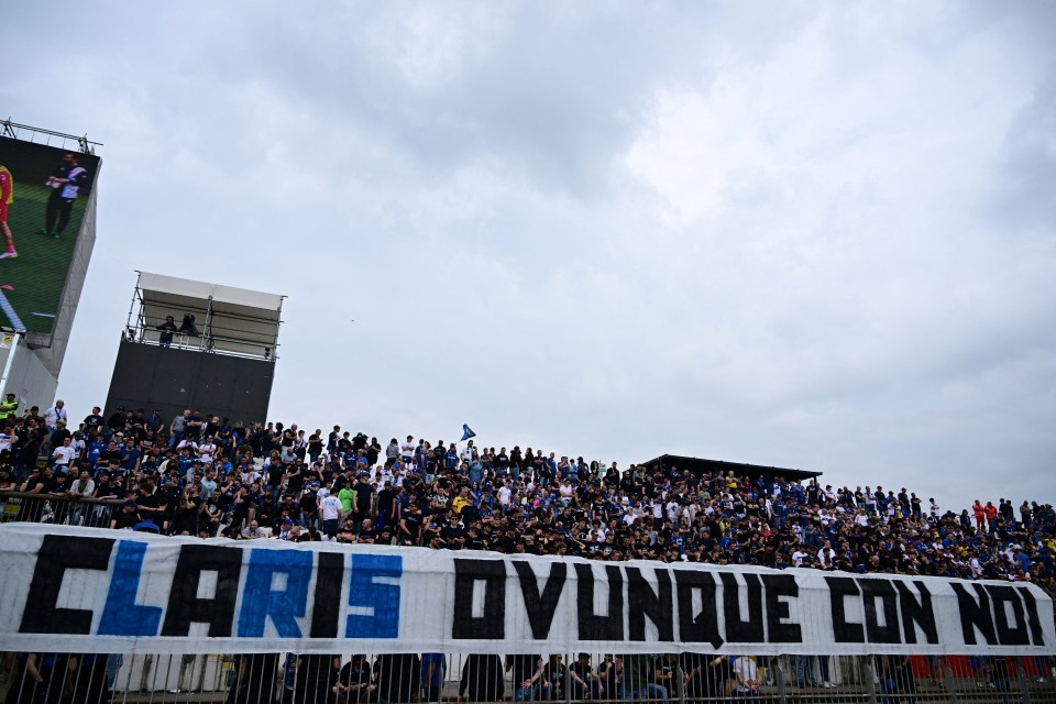 Atalanta fan dies after being 'stabbed in back' in violent clashes with Inter Atalanta fan dies after being 'stabbed in back' in violent clashes with Inter