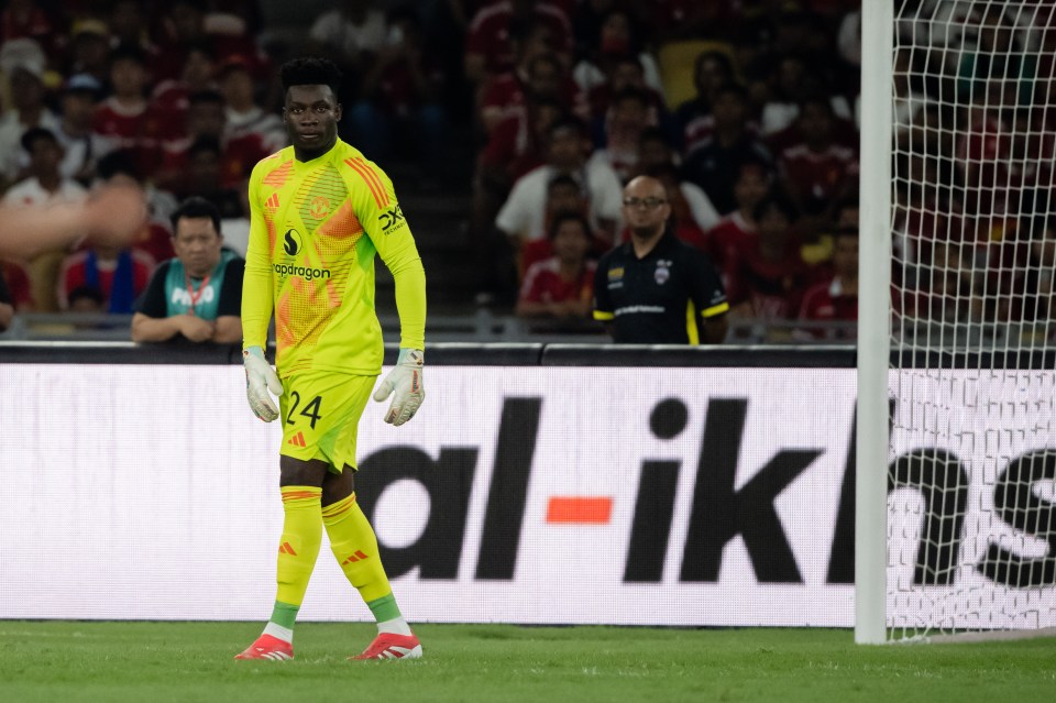Martinez 'up for Man Utd challenge' of replacing Onana but 'big clubs queuing' Martinez 'up for Man Utd challenge' of replacing Onana but 'big clubs queuing'