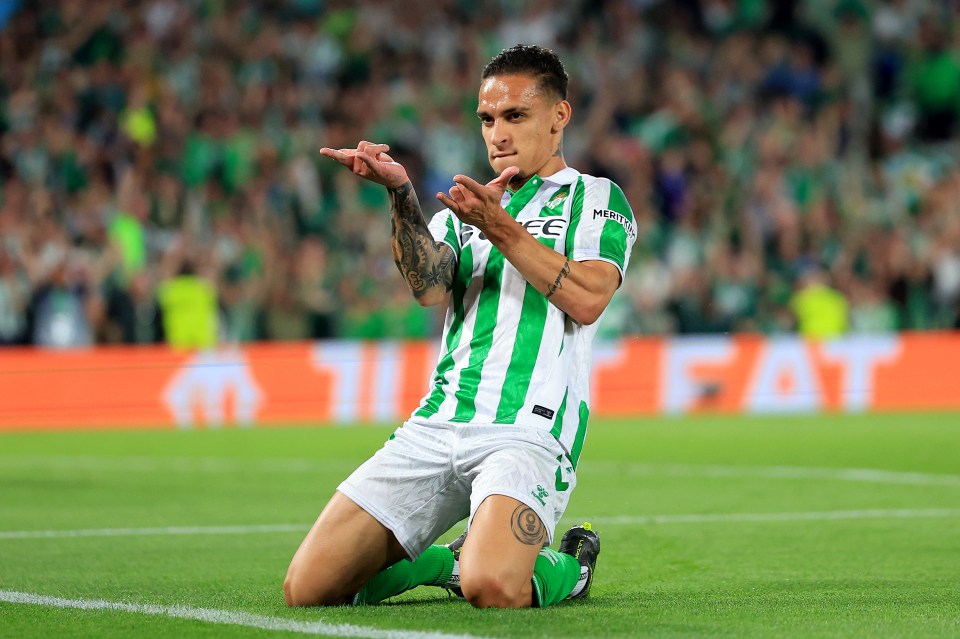 Spain legend reveals plan to kidnap Antony after incredible loan spell Spain legend reveals plan to kidnap Antony after incredible loan spell
