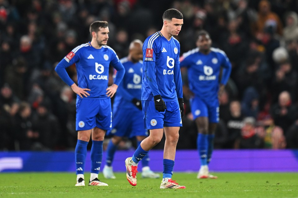 Van Nistelrooy 'to leave Leicester with two names in frame to replace him' Van Nistelrooy 'to leave Leicester with two names in frame to replace him'