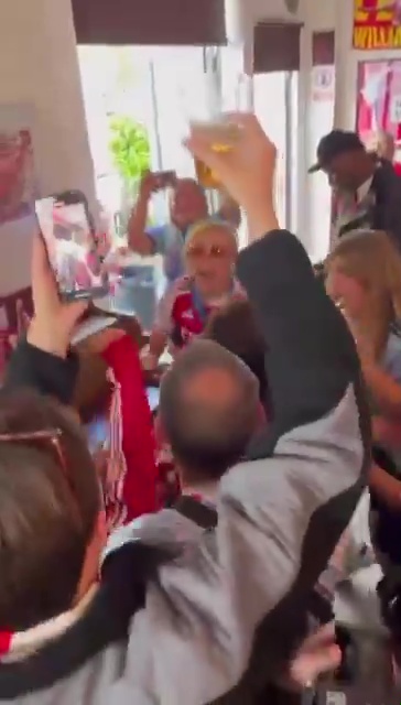 Chloe Kelly stuns fans as she heads straight to local PUB after trophy parade Chloe Kelly stuns fans as she heads straight to local PUB after trophy parade