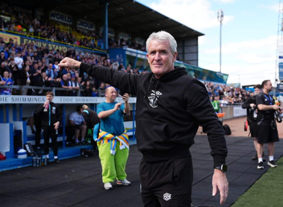 Man Utd legend agrees deal to manage in non-league after relegation from EFL Man Utd legend agrees deal to manage in non-league after relegation from EFL