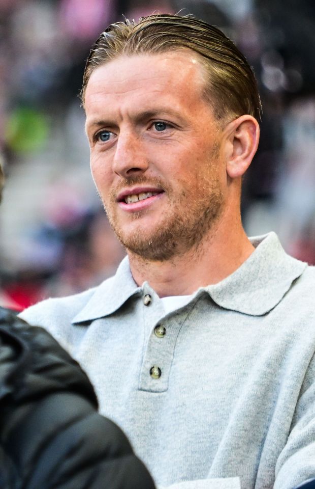 Jordan Pickford and Man Utd icon cheer on Sunderland in Coventry play-off Jordan Pickford and Man Utd icon cheer on Sunderland in Coventry play-off