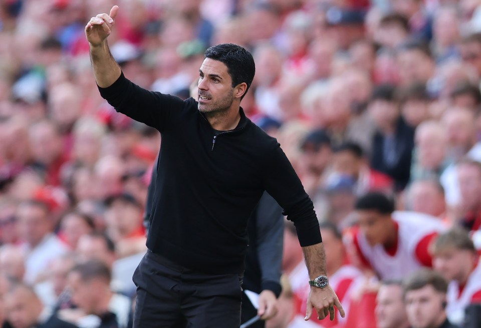 Jamie Carragher in huge row with Gary Neville over Arsenal title prediction Jamie Carragher in huge row with Gary Neville over Arsenal title prediction