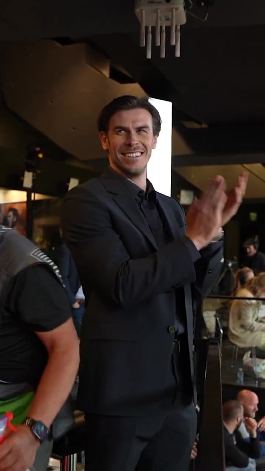 ‘Like something out of The Office’ say fans after awkward Rio & Bale moment ‘Like something out of The Office’ say fans after awkward Rio & Bale moment