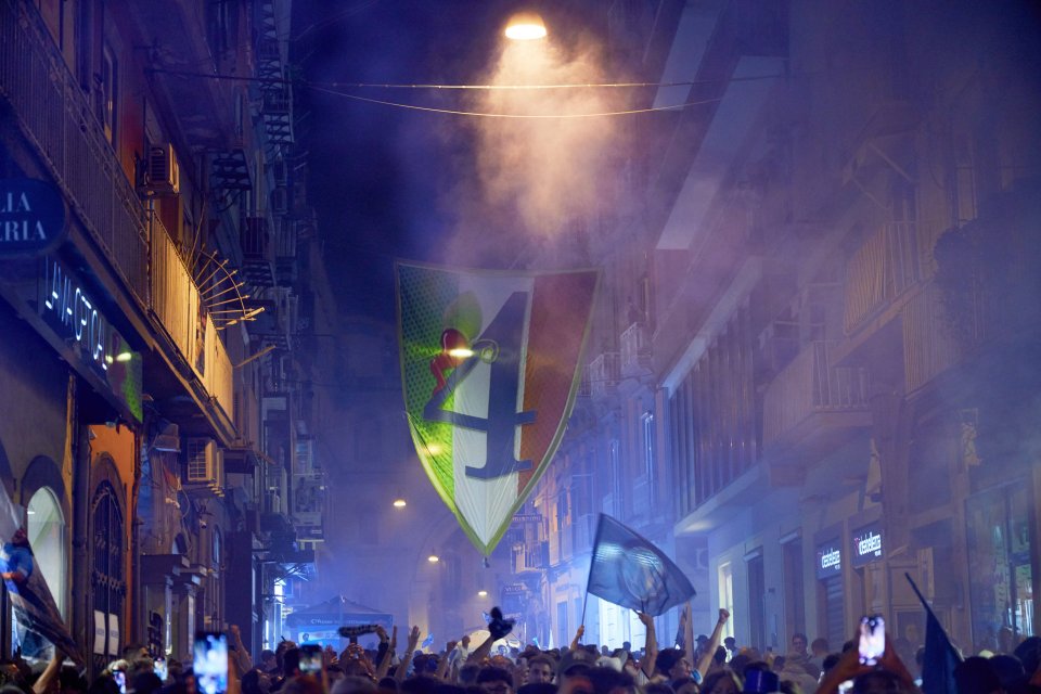 'Only thing not erupting is Mount Vesuvius' – Fans wowed by Napoli celebrations 'Only thing not erupting is Mount Vesuvius' – Fans wowed by Napoli celebrations