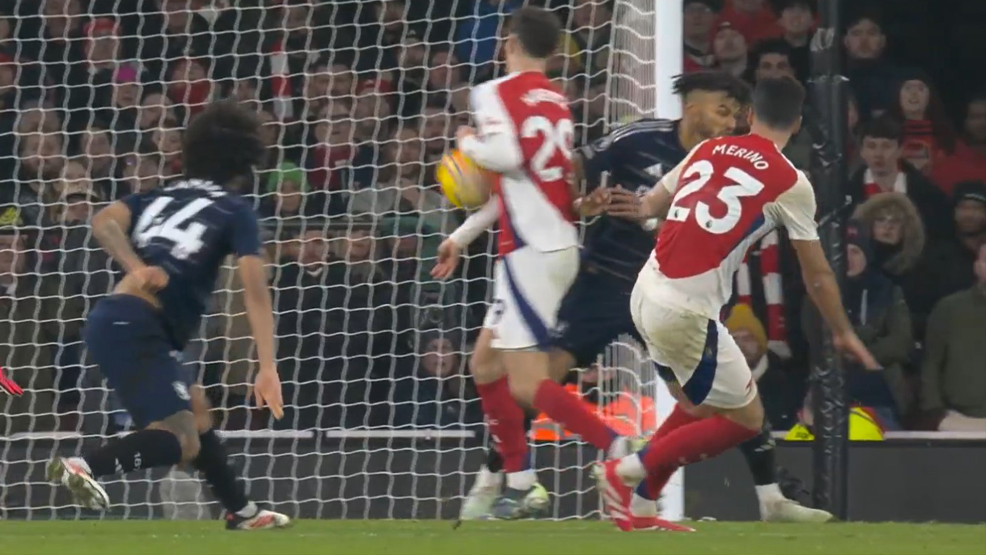 Arsenal fans lose their heads over Premier League tweet about disallowed goal Arsenal fans lose their heads over Premier League tweet about disallowed goal