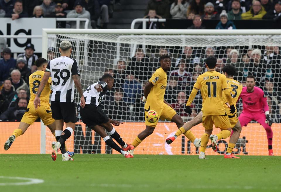 Newcastle 3 Wolves 0: Isak can't bags double as Toon ease back into Prem top 4 Newcastle 3 Wolves 0: Isak can't bags double as Toon ease back into Prem top 4