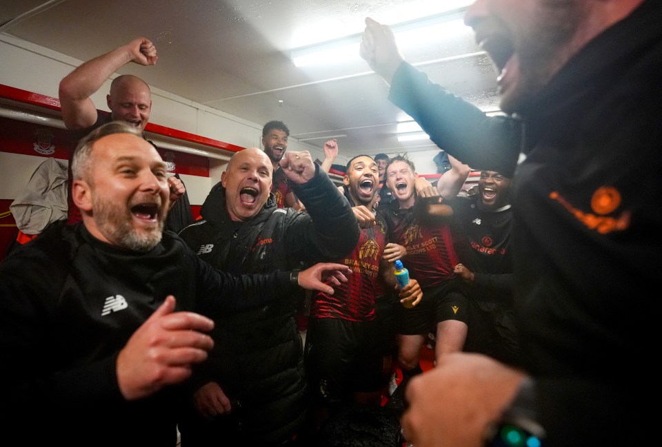 Tamworth manager quits day job to become full-time boss before Spurs FA Cup tie Tamworth manager quits day job to become full-time boss before Spurs FA Cup tie