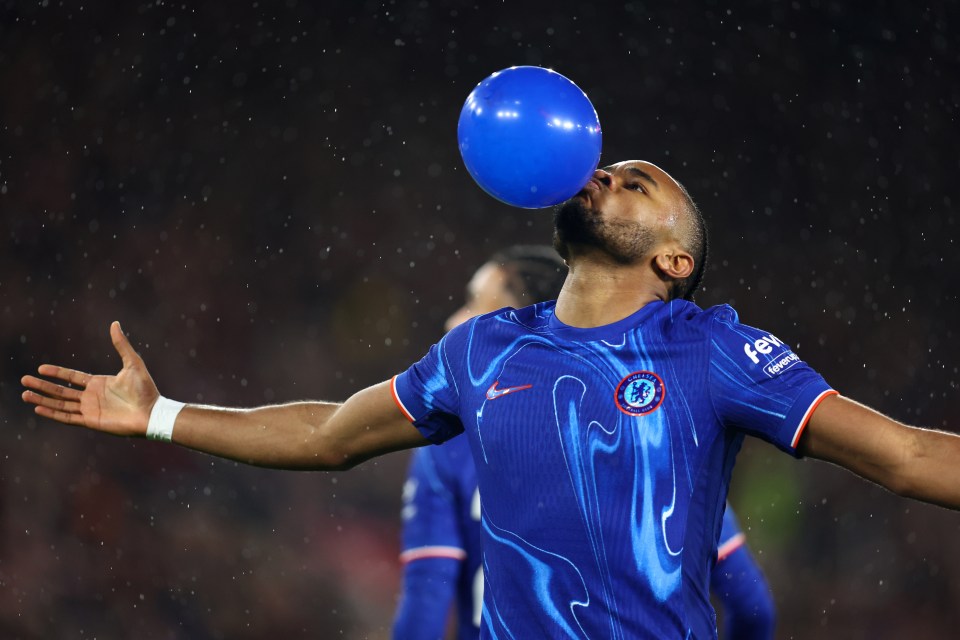 Chelsea 'consider transfer for Dusan Vlahovic and could send star in return' Chelsea 'consider transfer for Dusan Vlahovic and could send star in return'