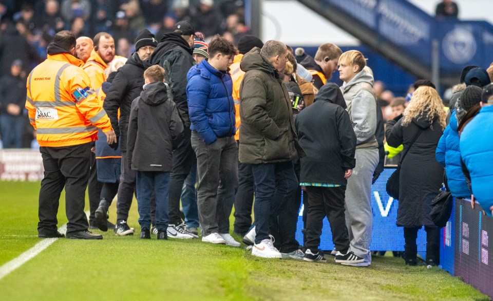 Championship clash delayed due to medical emergency after three seconds Championship clash delayed due to medical emergency after three seconds