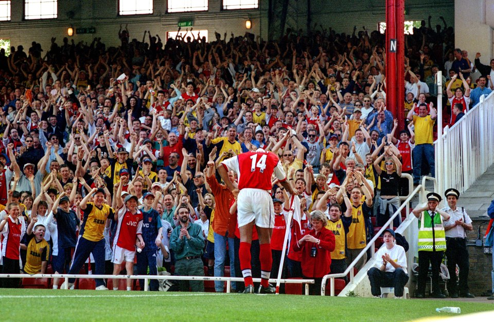 Fans stunned at what Gordon did after scoring for Newcastle against Arsenal Fans stunned at what Gordon did after scoring for Newcastle against Arsenal