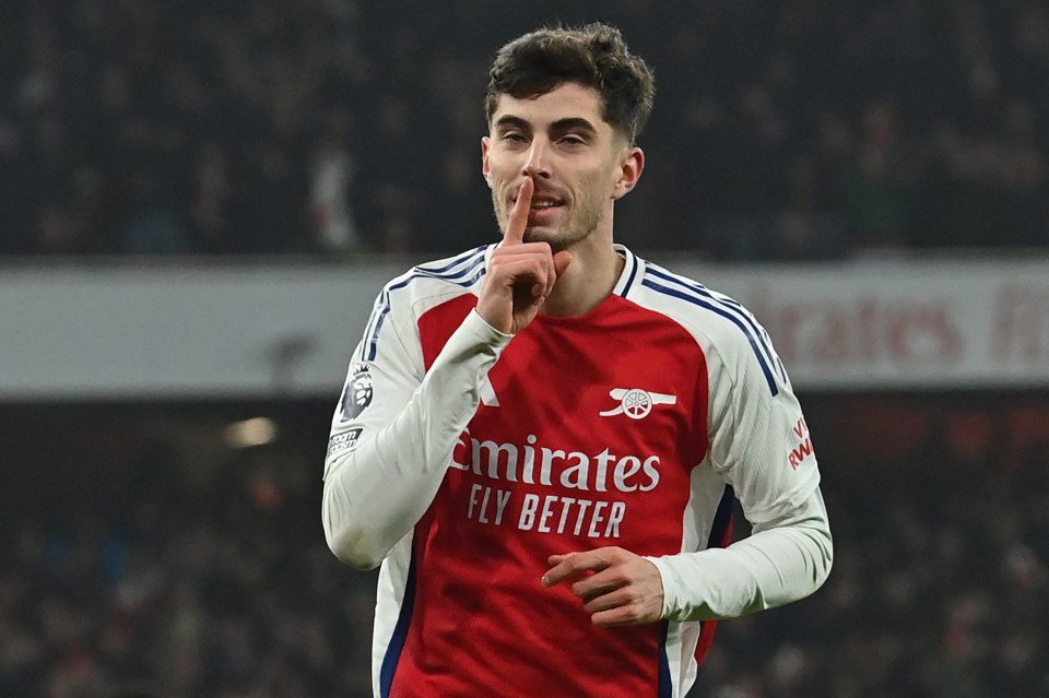 Arsenal defence falls apart to throw away two-goal lead and deal title blow Arsenal defence falls apart to throw away two-goal lead and deal title blow