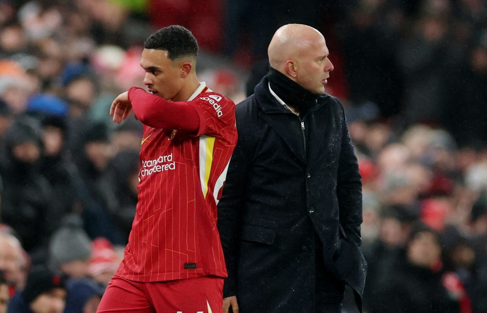 Van Dijk caught 'screaming' at Trent Alexander-Arnold after disaster vs Man Utd Van Dijk caught 'screaming' at Trent Alexander-Arnold after disaster vs Man Utd