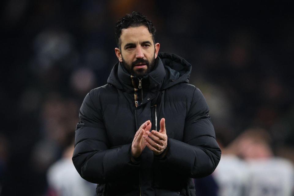 ‘Coward’ – Man Utd fans rage at Amorim after ‘garbage time’ sub of Obi-Martin ‘Coward’ – Man Utd fans rage at Amorim after ‘garbage time’ sub of Obi-Martin