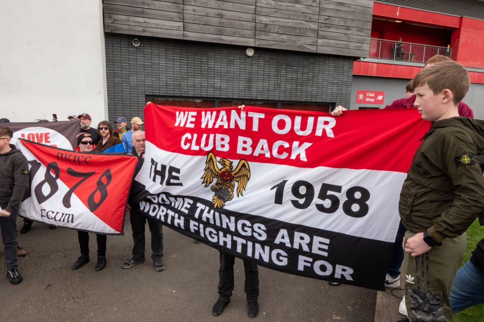 Man Utd slash prices for Manchester derby after fans refused to pay top dollar Man Utd slash prices for Manchester derby after fans refused to pay top dollar