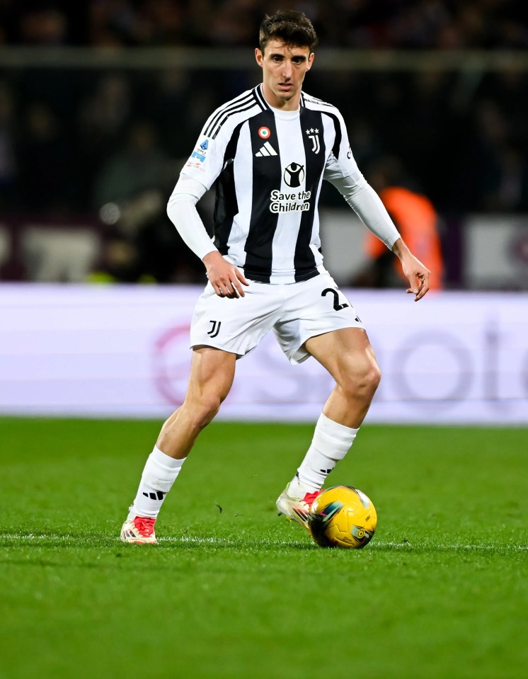 Liverpool 'could hijack Man City transfer for £50m star' as Trent replacement Liverpool 'could hijack Man City transfer for £50m star' as Trent replacement