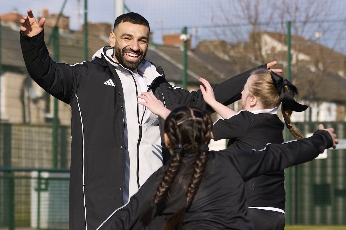 Surprise Mo Salah meeting provides heartwarming moment with local children Surprise Mo Salah meeting provides heartwarming moment with local children