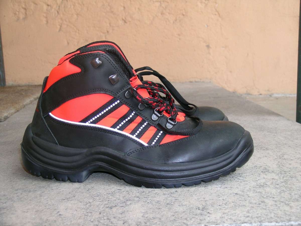 ADIDAS SAMBA INDOOR SOCCER SHOES FOR KIDS BLACK/BROWN WHITE ADIDAS SAMBA INDOOR SOCCER SHOES FOR KIDS BLACK/BROWN WHITE