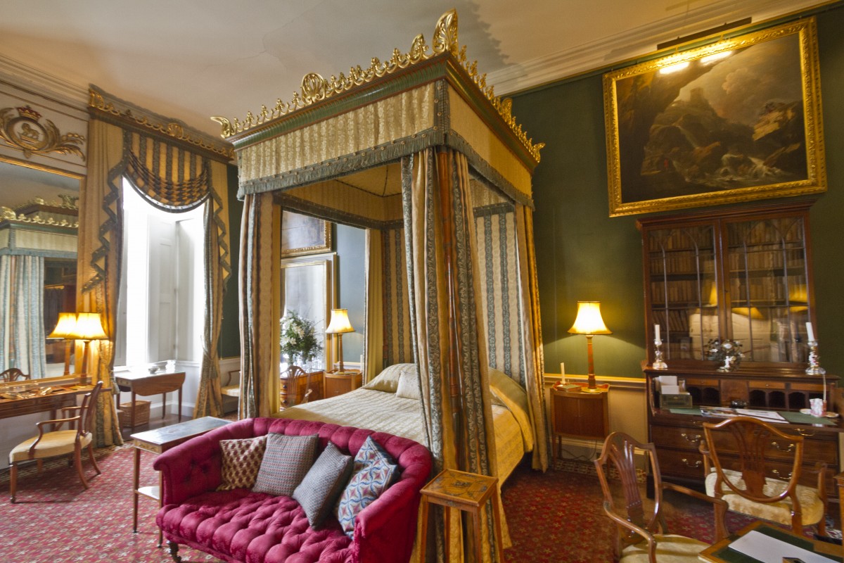 Former England manager gets approval to renovate stunning £3.25m six-bed mansion Former England manager gets approval to renovate stunning £3.25m six-bed mansion