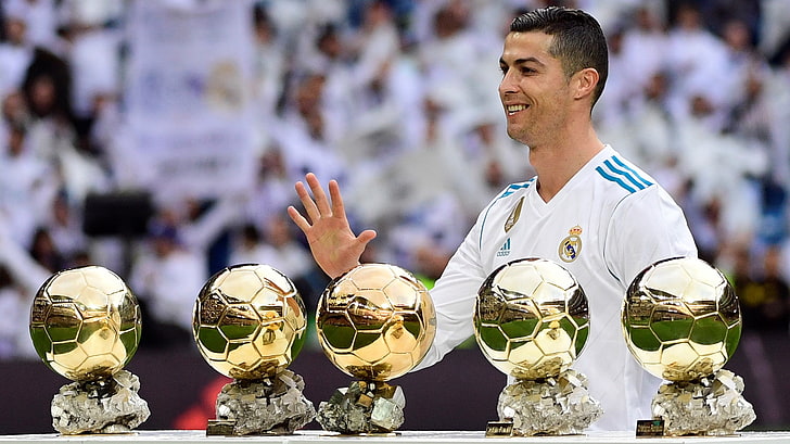 Trent’s Ballon d’Or comments make Jamie Carragher “think he’s going to Real Madrid” Trent’s Ballon d’Or comments make Jamie Carragher “think he’s going to Real Madrid”