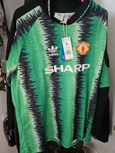 Men’s adidas Originals Green Manchester United 90 Goalkeeper Replica Jersey 2XL Men’s adidas Originals Green Manchester United 90 Goalkeeper Replica Jersey 2XL