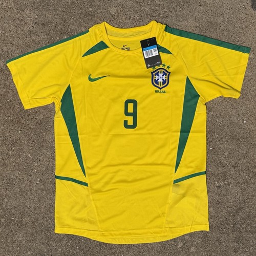 Brazil 2002 World Cup Edition Home Ronaldo #9 Soccer Retro Vintage Jersey M Brazil 2002 World Cup Edition Home Ronaldo #9 Soccer Retro Vintage Jersey M