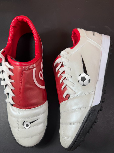 Nike T90 Indoor Soccer Shoes 472570-480 Size 6y 2011 Vintage Nike T90 Indoor Soccer Shoes 472570-480 Size 6y 2011 Vintage