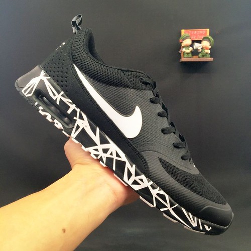 5187 Nike Unisex Phantom VSN Club DF IC Soccer Shoes Bk Size 9 Mens 10.5 Womens 5187 Nike Unisex Phantom VSN Club DF IC Soccer Shoes Bk Size 9 Mens 10.5 Womens
