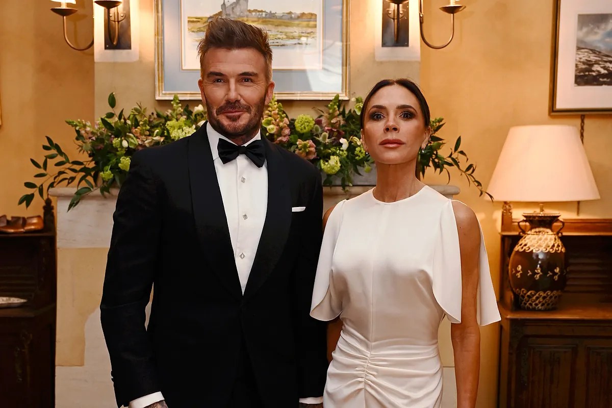 David Beckham jokes about his height as Tom Brady and Shaquille O'Neal 'humiliate' him: "I'm so small" David Beckham jokes about his height as Tom Brady and Shaquille O'Neal 'humiliate' him: "I'm so small"