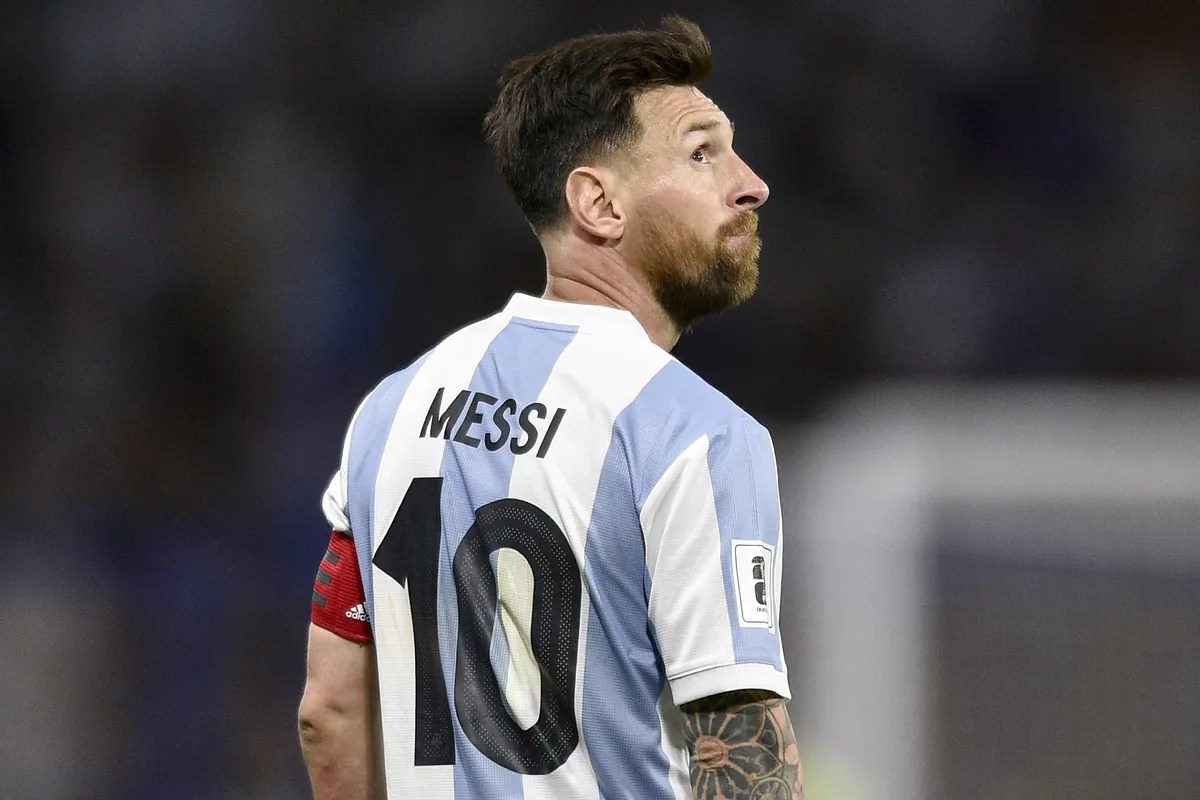 Messi and Argentina female fans dancing and singing in the crowd go viral after humiliating Brazil Messi and Argentina female fans dancing and singing in the crowd go viral after humiliating Brazil