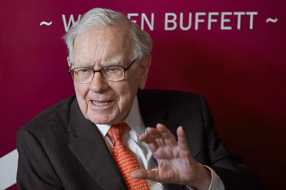 Warren Buffett's million-dollar prize for Berkshire Hathaway employees who match the March Madness Bracket Warren Buffett's million-dollar prize for Berkshire Hathaway employees who match the March Madness Bracket