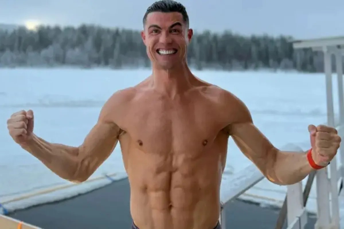Cristiano Ronaldo discovers that he is biologically 11 years younger Cristiano Ronaldo discovers that he is biologically 11 years younger