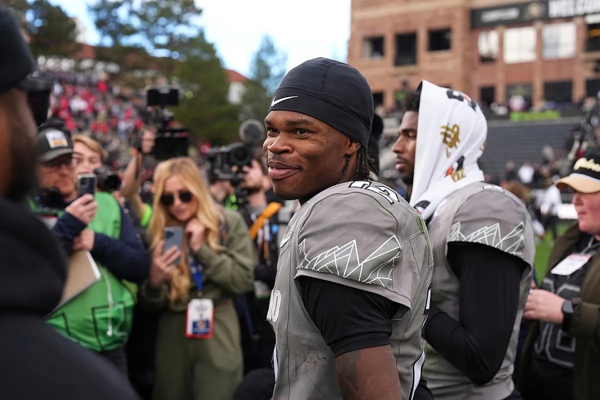 Deion Sanders defends Travis Hunter over award snub Deion Sanders defends Travis Hunter over award snub