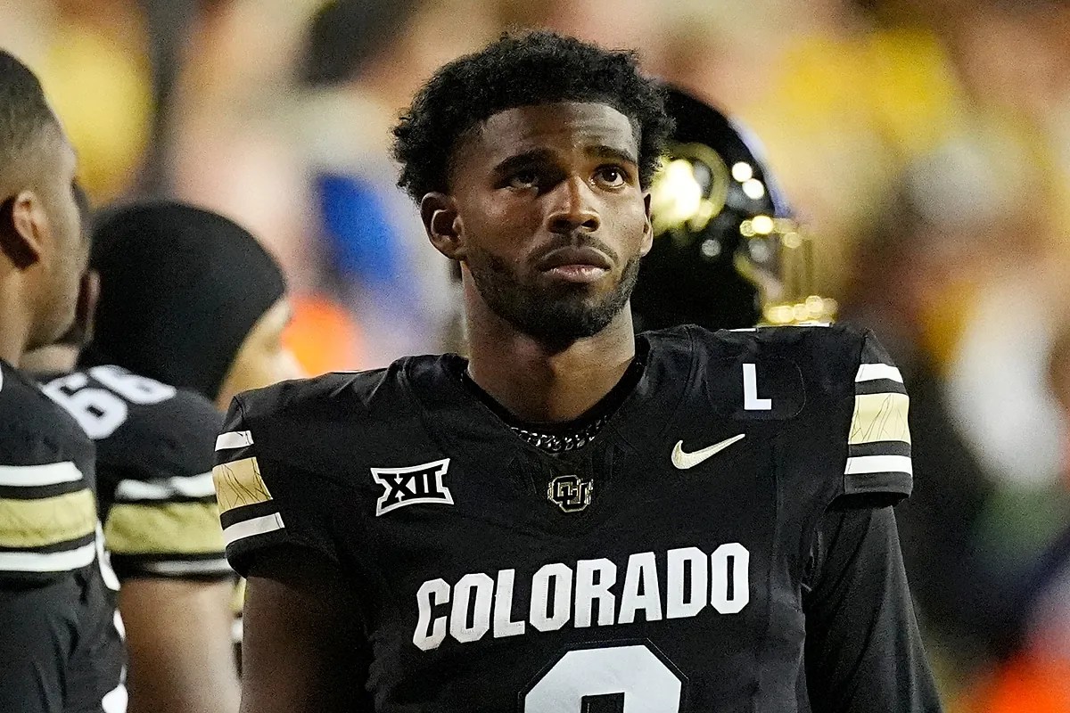 Shedeur Sanders sparks NFL draft drama: Two franchises lead race for QB1 Shedeur Sanders sparks NFL draft drama: Two franchises lead race for QB1