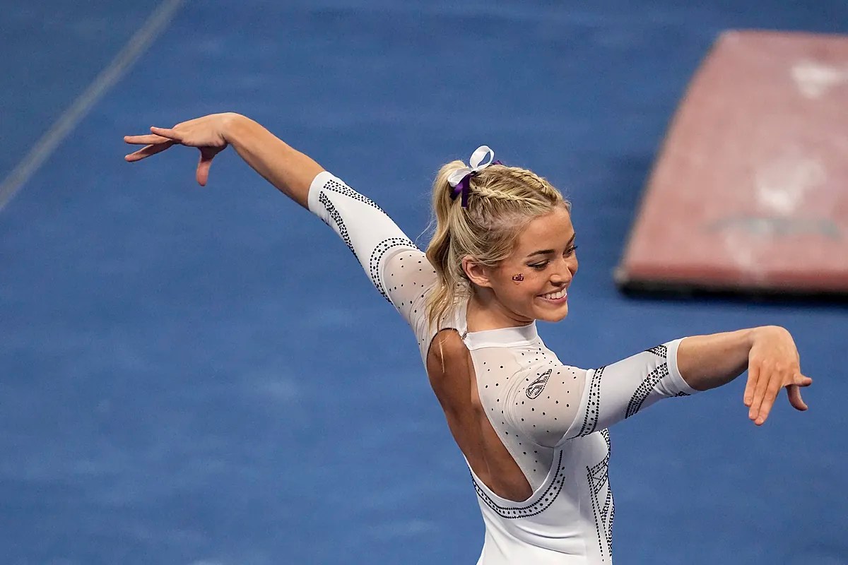 Olivia Dunne's jaw-dropping .5M net worth climbs higher with Jake Paul Deal Olivia Dunne's jaw-dropping .5M net worth climbs higher with Jake Paul Deal