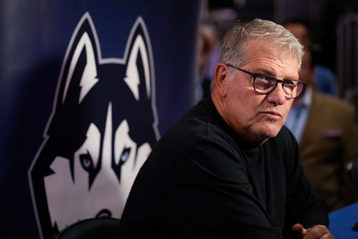 Geno Auriemma raises the pressure on Paige Bueckers: The points she's being asked to make at UConn Huskies Geno Auriemma raises the pressure on Paige Bueckers: The points she's being asked to make at UConn Huskies